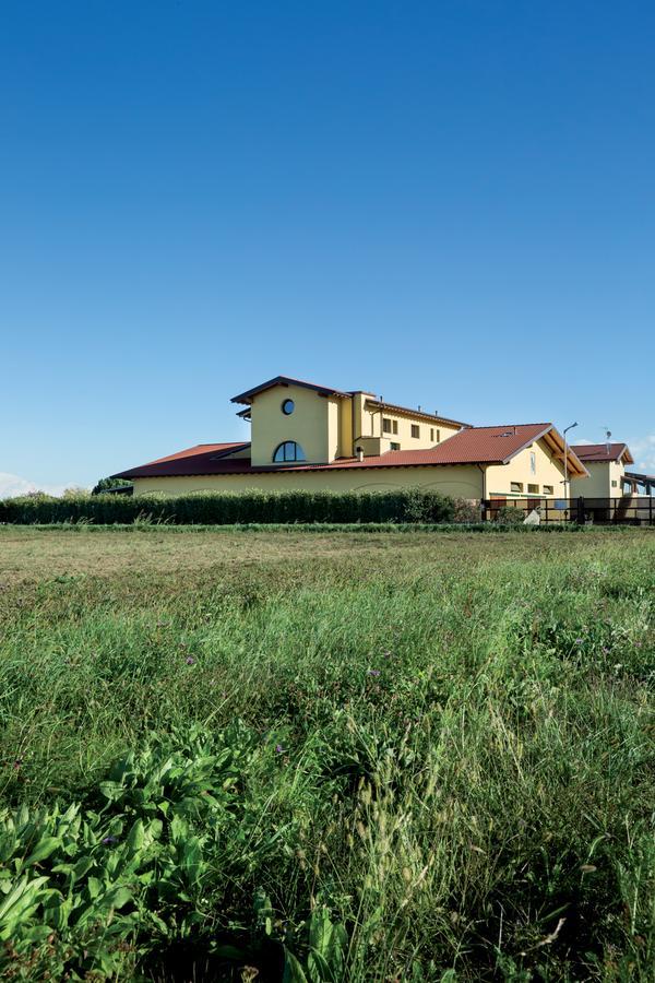 Agriturismo Camisi Qh Cambiago Exterior photo