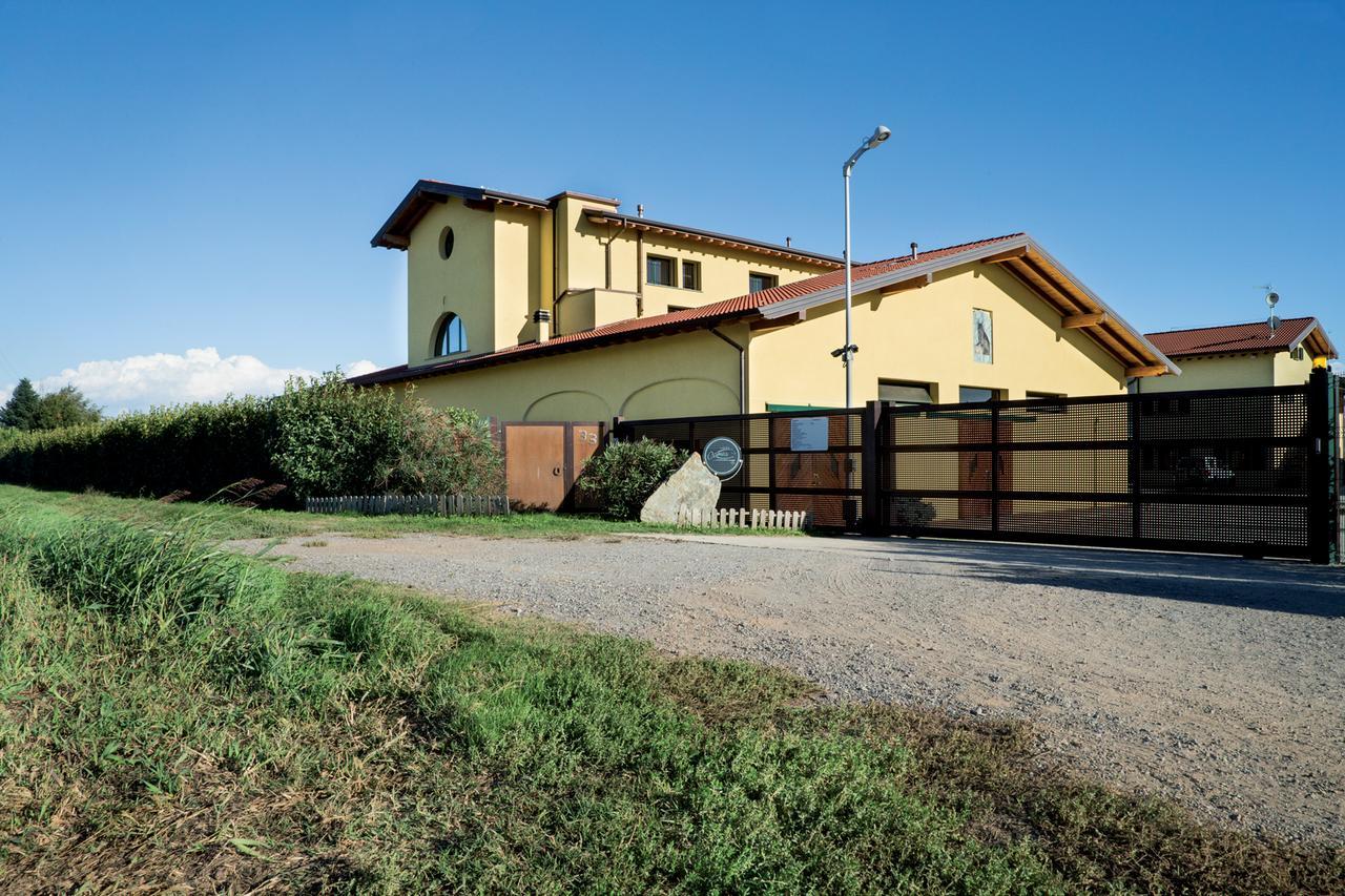 Agriturismo Camisi Qh Cambiago Exterior photo